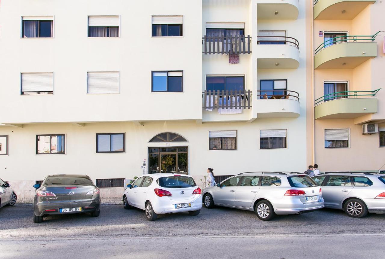Apartment Sossegado E Com Luz Setubal